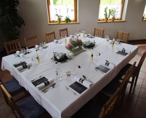 Festlich gedeckte Tafel